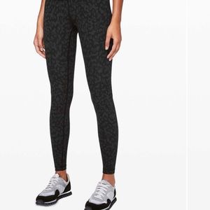 Lululemon Wunder Under Leggings size 8 (7/8 length)